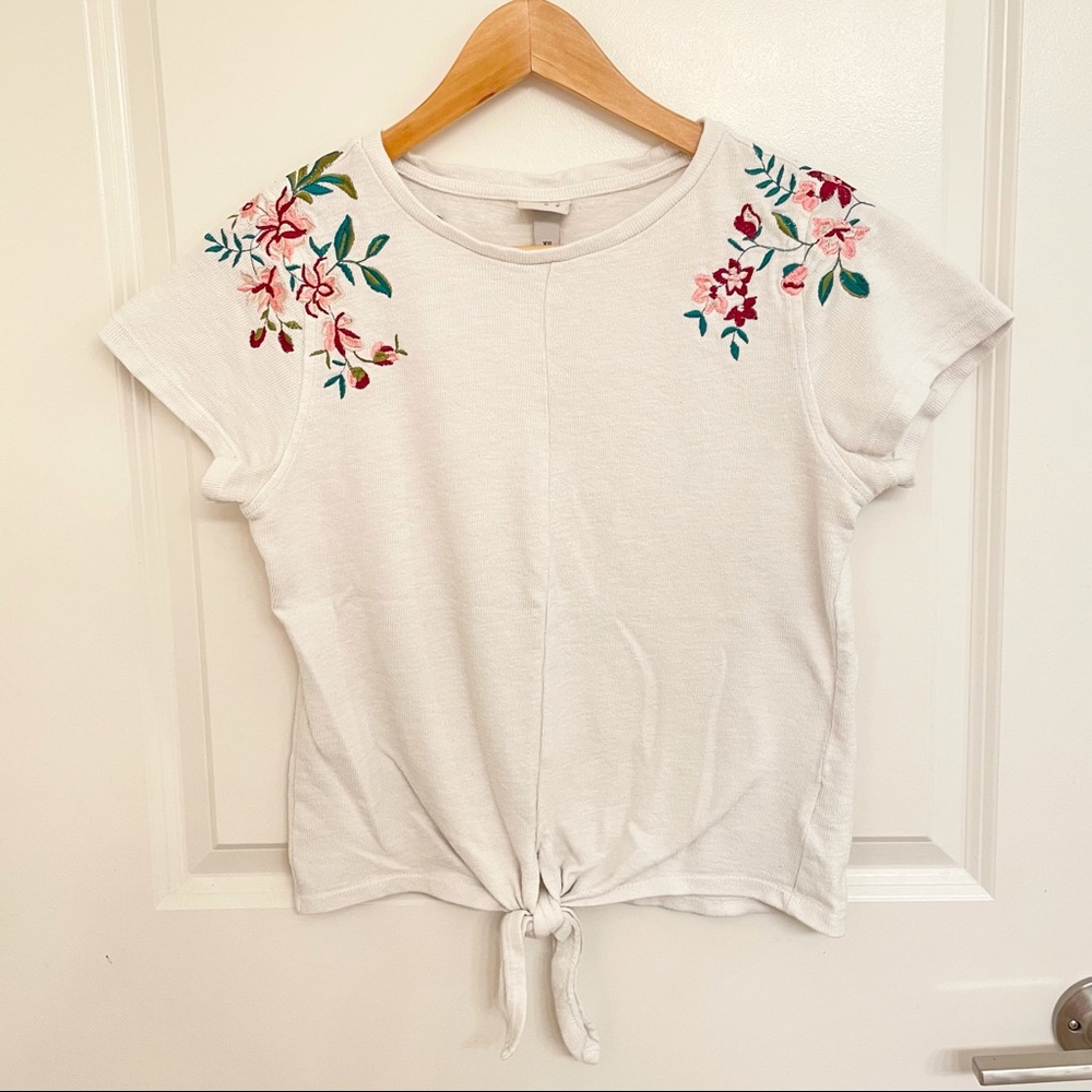 A new day Floral Embroidered Short Sleeve Tie Waist Top XS